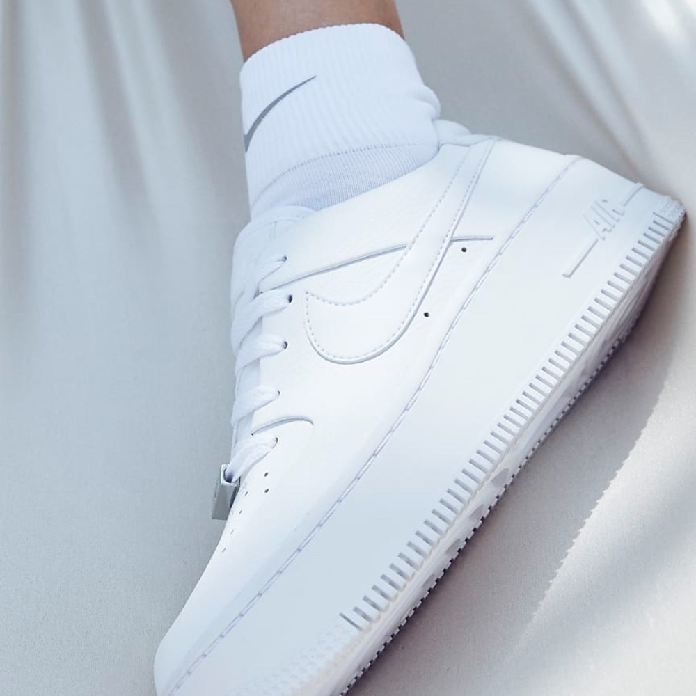 Nike Air Force 1 Sage Low